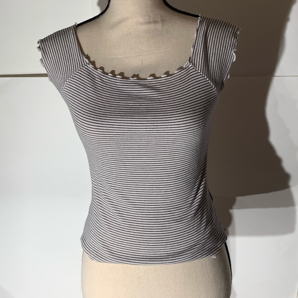 Black and white stripped crop top